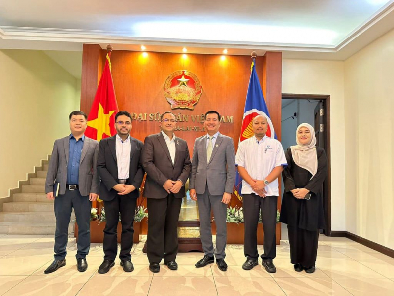 Lawatan Hormat ke Kedutaan Vietnam buka peluang kerjasama baharu antara UMPSA dan IPT di Vietnam