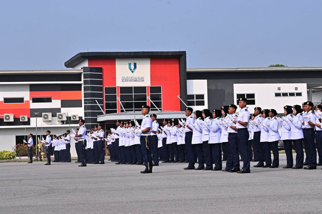 127 orang kadet UMPSA, UMT dan UniMAP terima pentauliahan sebagai Leftenan Muda PASKAM