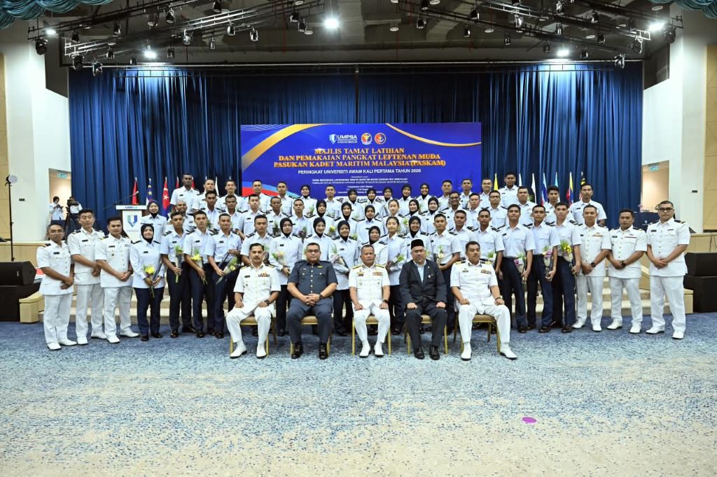 127 orang kadet UMPSA, UMT dan UniMAP terima pentauliahan sebagai Leftenan Muda PASKAM