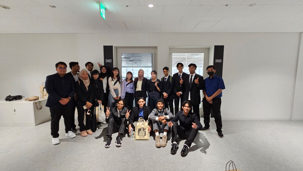 15 UMPSA students explore culture, technology, and life of the Islamic community in Japan