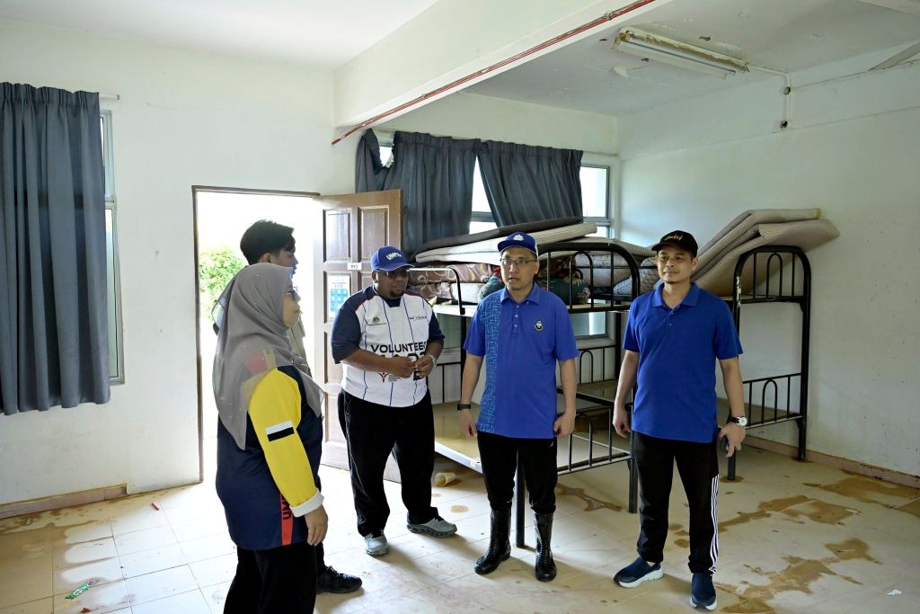 200 Sukarelawan KILAU UMPSA jayakan program Gotong-royong Pascabanjir di UniPSAS