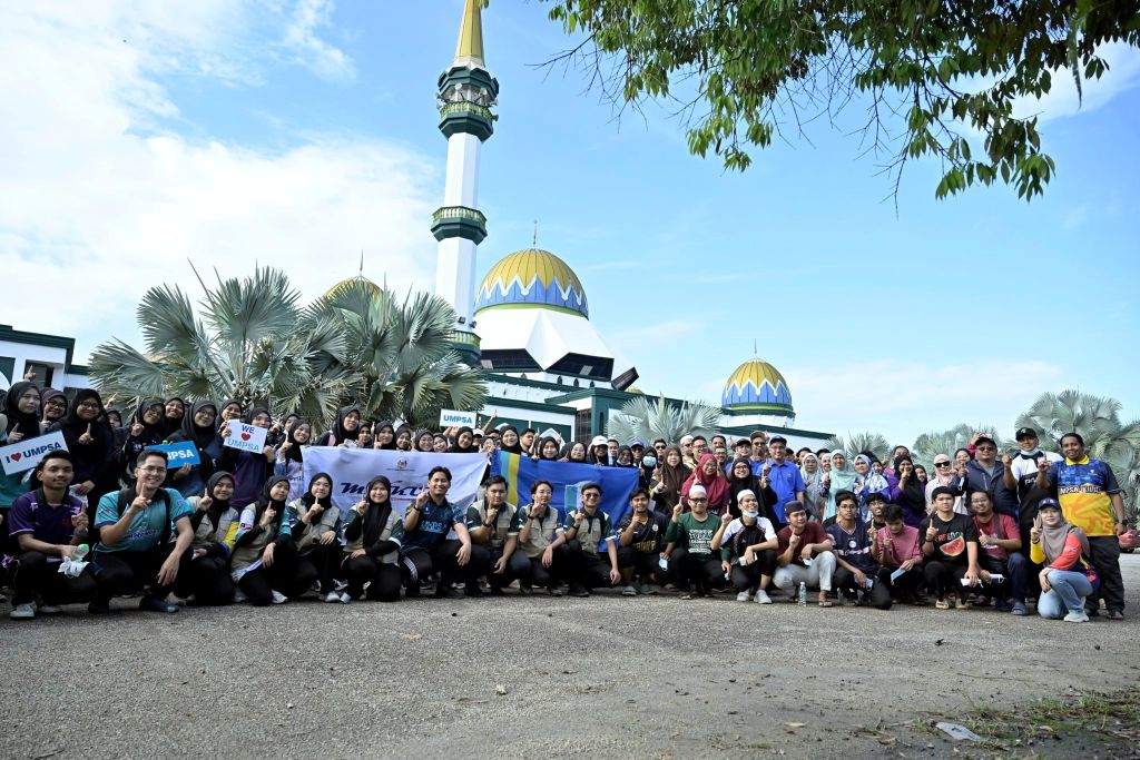 200 Sukarelawan KILAU UMPSA jayakan program Gotong-royong Pascabanjir di UniPSAS