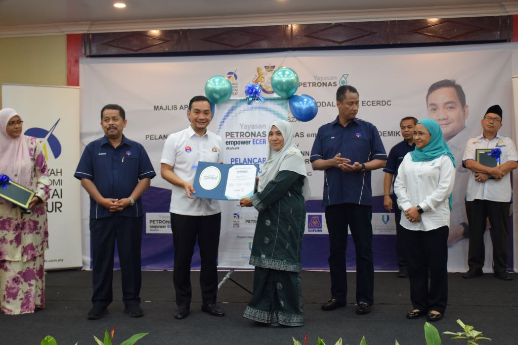 200 pelajar calon SPM terima manfaat program Yayasan PETRONAS empower ECER Akademik 