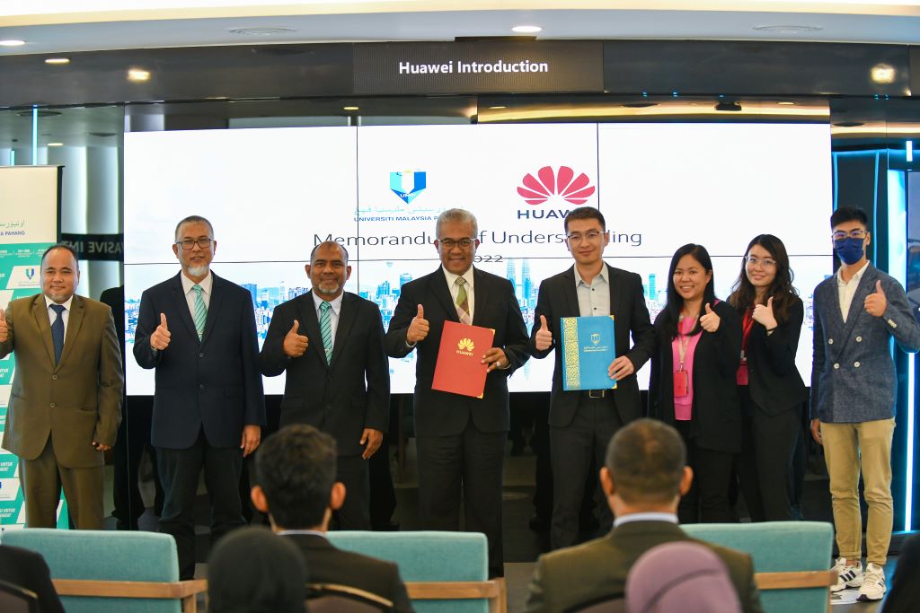 UMP, Huawei Services (Hong Kong) Co., Limited tingkat kerjasama dalam bidang telekomunikasi dan teknologi aplikasi mudah alih