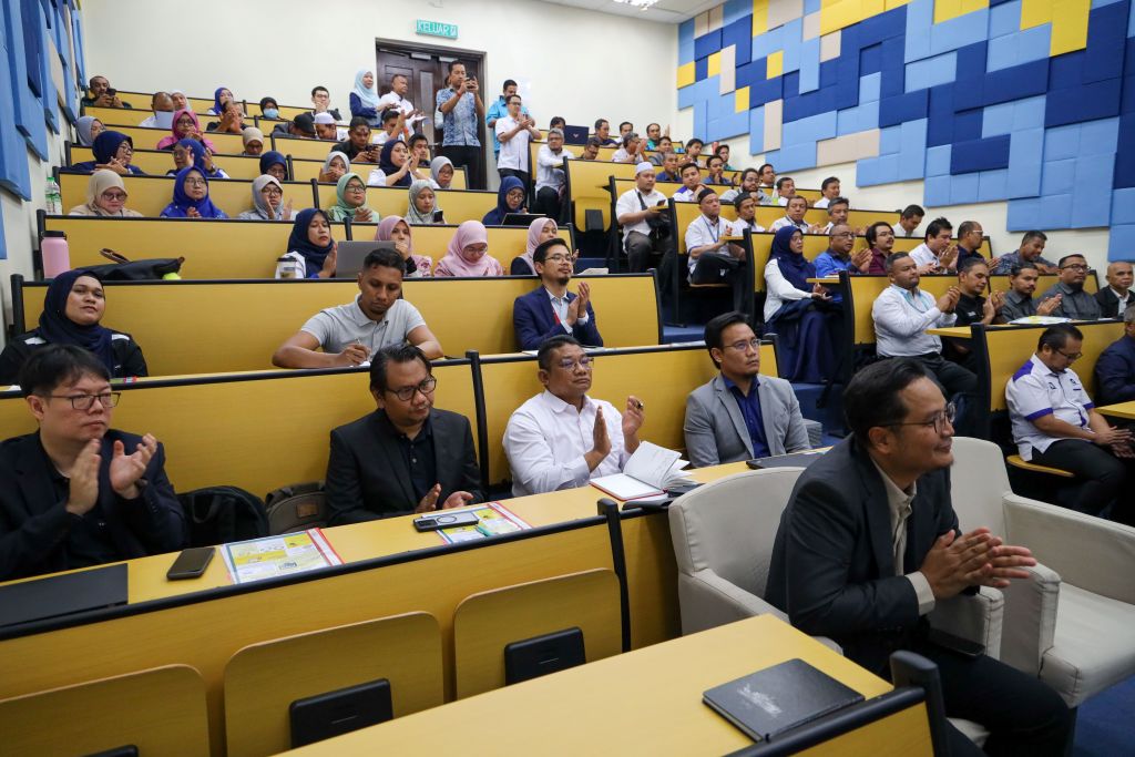 FTKEE–Industry Forum & Networking Day tingkatkan jalinan industri teroka peluang kerjasama