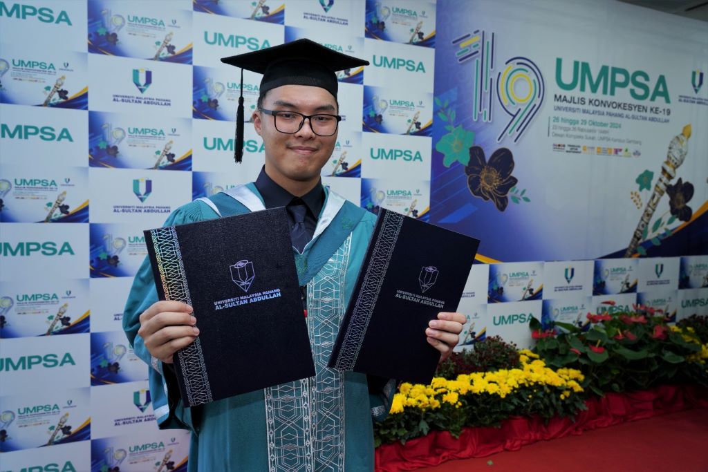 3 graduan perintis program ijazah dual UMPSA dan Kazakh National Agrarian Research University (KazNARU) bergraduasi