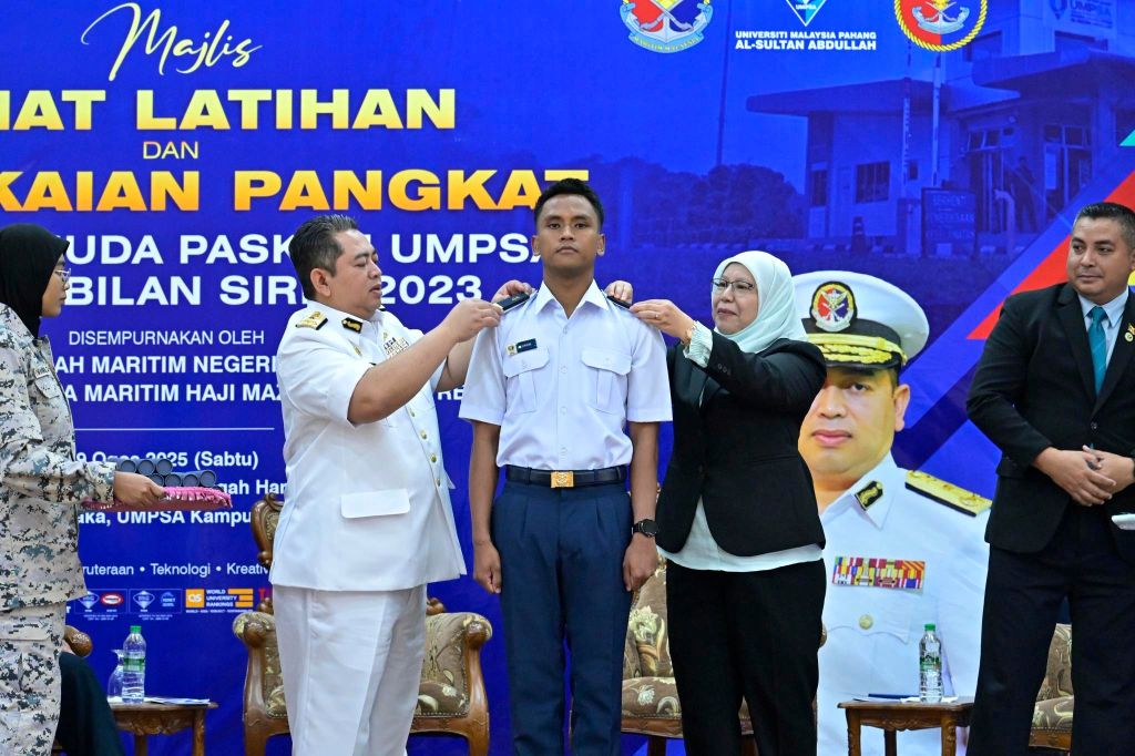 First 41 UMPSA students awarded PASKAM Second Lieutenant Rank