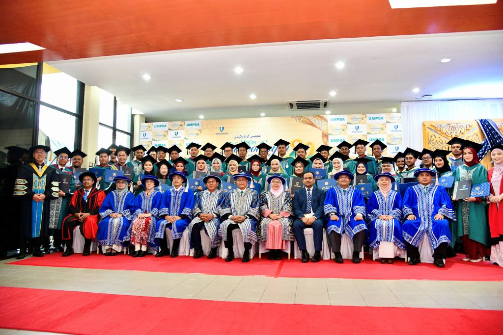 45 graduan perintis program Ijazah Dual UMPSA-BJTU satu pencapaian bagi industri rel negara
