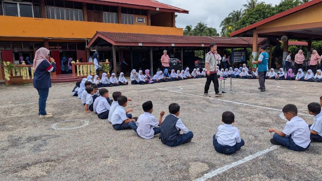 UMPSA komited memperkasa sekolah angkat MADANI melalui pelaksanaan SCITECH4U STEM Camp MOSTI 2025