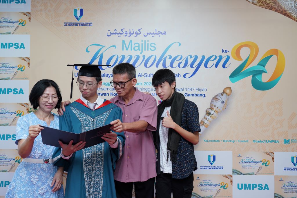 Cinta terhadap Kejuruteraan bawa Chua Hong Xiang raih Verein Deutscher Ingenieure (VDI) Award di Majlis Konvokesyen Ke-20 UMPSA