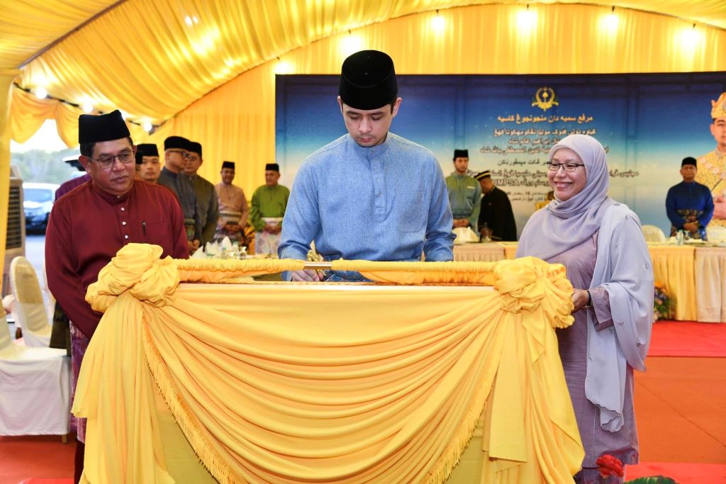 Crown Prince of Pahang officiates Masjid al-Jazari and joins Iftar Jama’ie with 2,000 UMPSA community