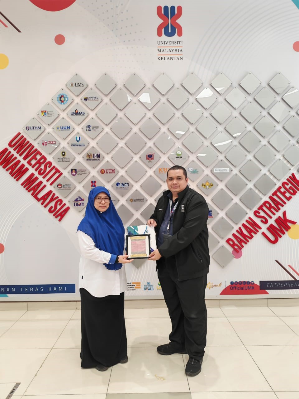 Delegasi UMPSA tinjau amalan terbaik Pejabat Perpustakaan dan Pengurusan Ilmu UMK