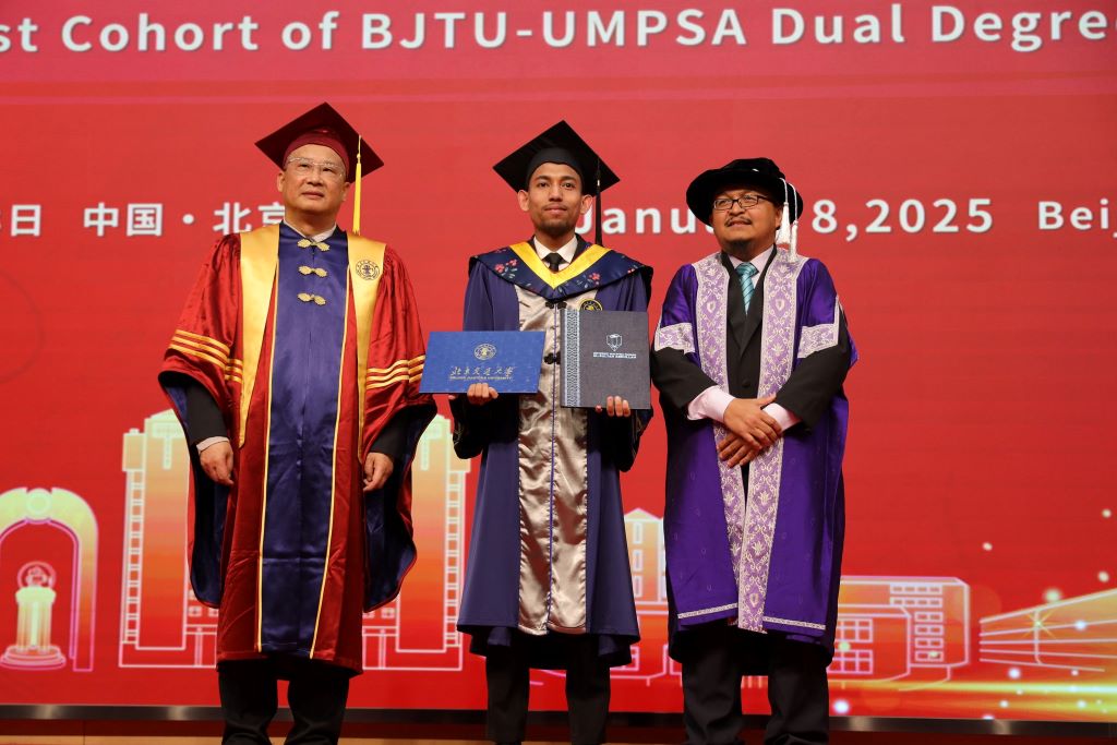 Graduan perintis Program Ijazah Dual UMPSA-BJTU tingkat pembangunan industri rel negara