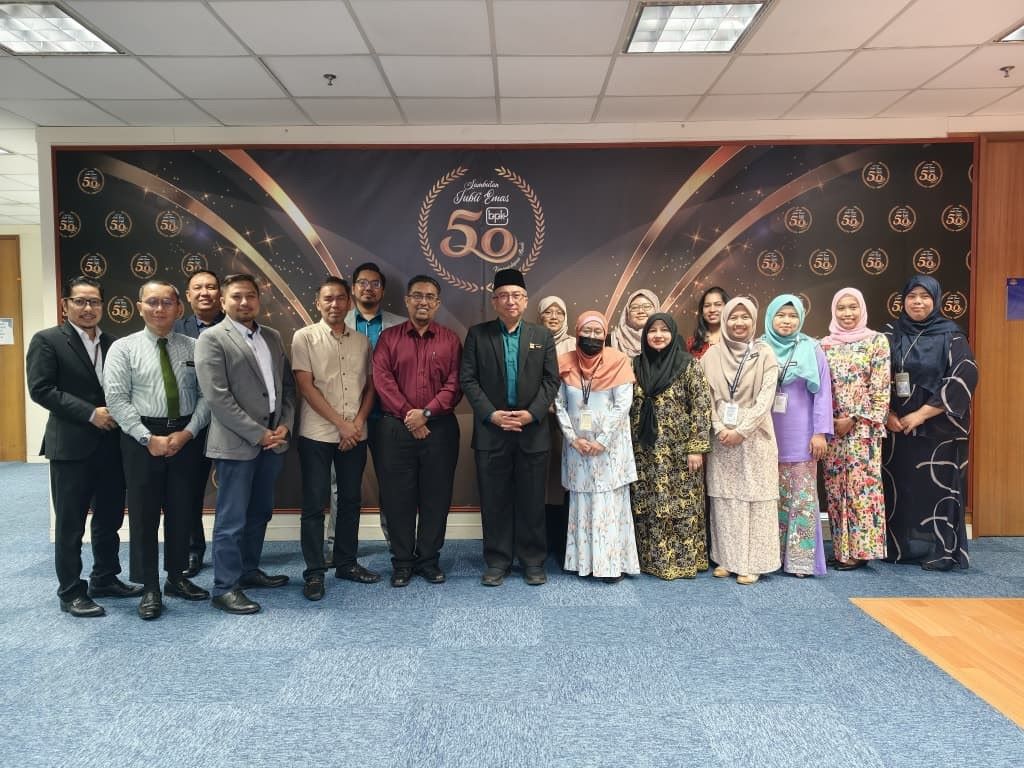 Guru Bahasa UMPSA sumbang kepakaran dalam pemurnian kurikulum persekolahan 2027