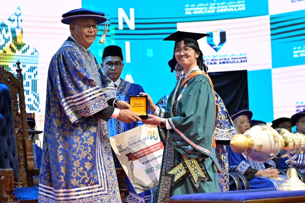  Ik Shim, Royal Award recipient perseverance becomes beacon of success