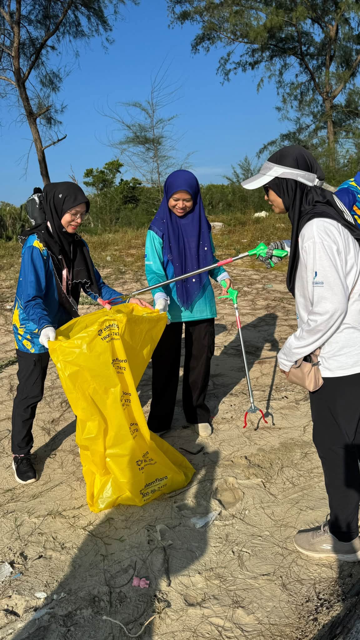 International Plogging@Pantai Lagenda kumpul 894.6kg sisa