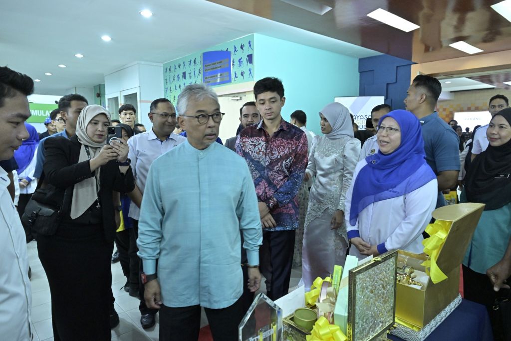  KDPB Sultan Pahang, KDPM Tengku Mahkota Pahang lancar Program Road Tour Skor A+ SPM Pahang dan Tuisyen Komuniti YASA-UMPSA 2025