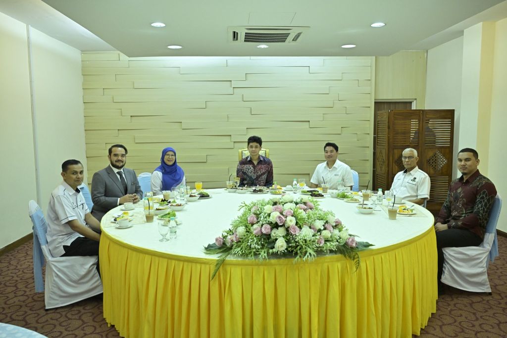  KDPB Sultan Pahang, KDPM Tengku Mahkota Pahang lancar Program Road Tour Skor A+ SPM Pahang dan Tuisyen Komuniti YASA-UMPSA 2025