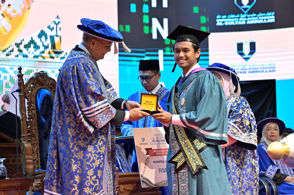 Kecerdasan Buatan pacu kejayaan Khairul Imran Khalip, Penerima Anugerah Pelajaran Diraja UMPSA 2025