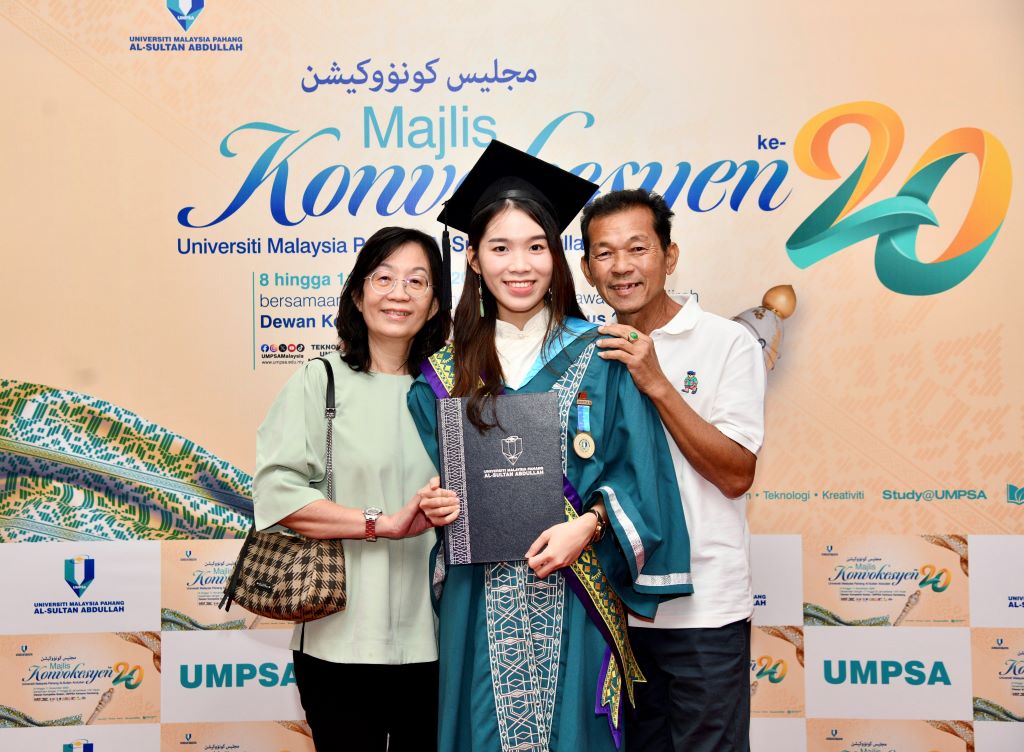 Kejar impian Jurutera Kimia, Hiew Tzeching terima Anugerah Kecemerlangan BASF PETRONAS Chemicals