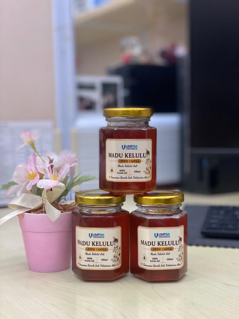 PPPH serah 200 botol madu kelulut asli kepada Yayasan UMPSA sebagai penghargaan buat penyumbang