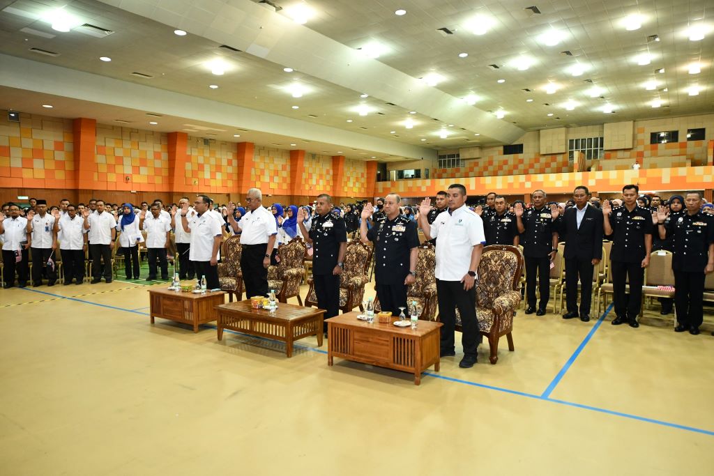 Lebih 1,500 hadir Majlis Pelancaran dan Penyerahan Jalur Gemilang Sempena Sambutan Bulan Kebangsaan Ke-67 Tahun 2024 peringkat UMPSA