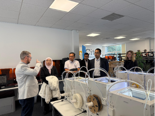 UMPSA memperluas horizon pengantarabangsaan melalui sangkutan kerja di Manchester Metropolitan University, United Kingdom