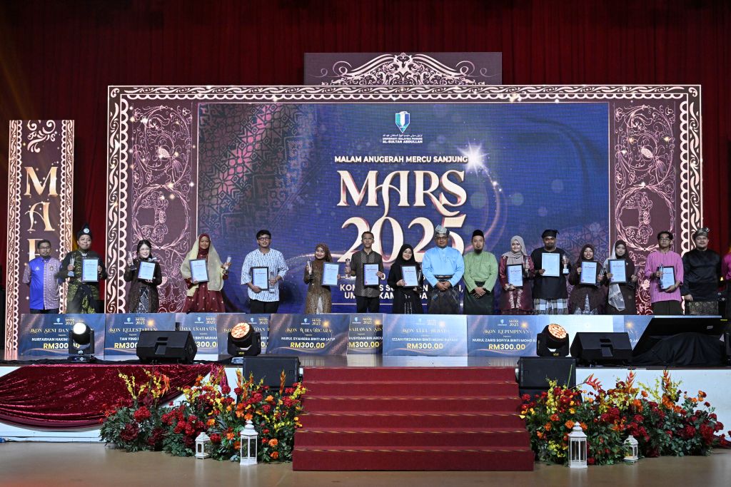 Majlis Anugerah Mercu Sanjung iktiraf bakat mahasiswa UMPSA