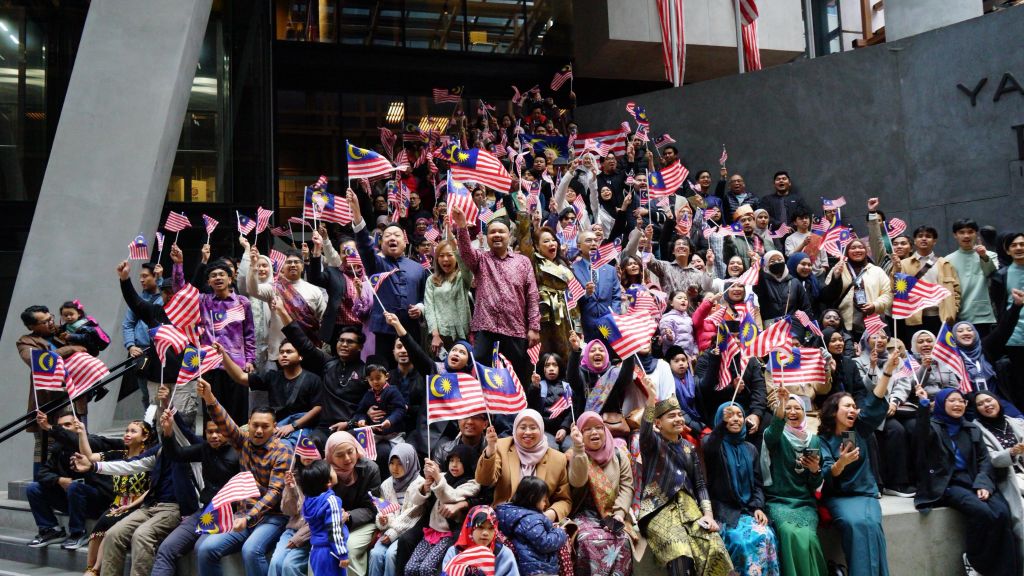 Semangat merdeka dibawa ke Melbourne, mahasiswa UMPSA rai Hari Kebangsaan Ke-68