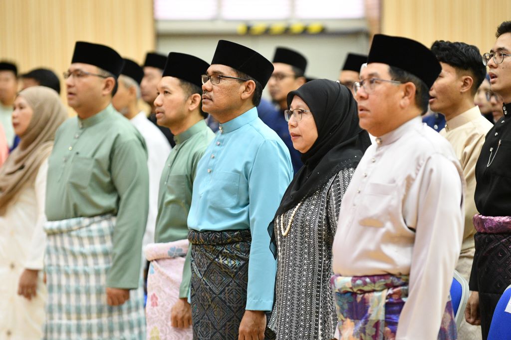 Memimpin perubahan dengan ilmu, integriti dan keberanian: Suatu aspirasi Madani