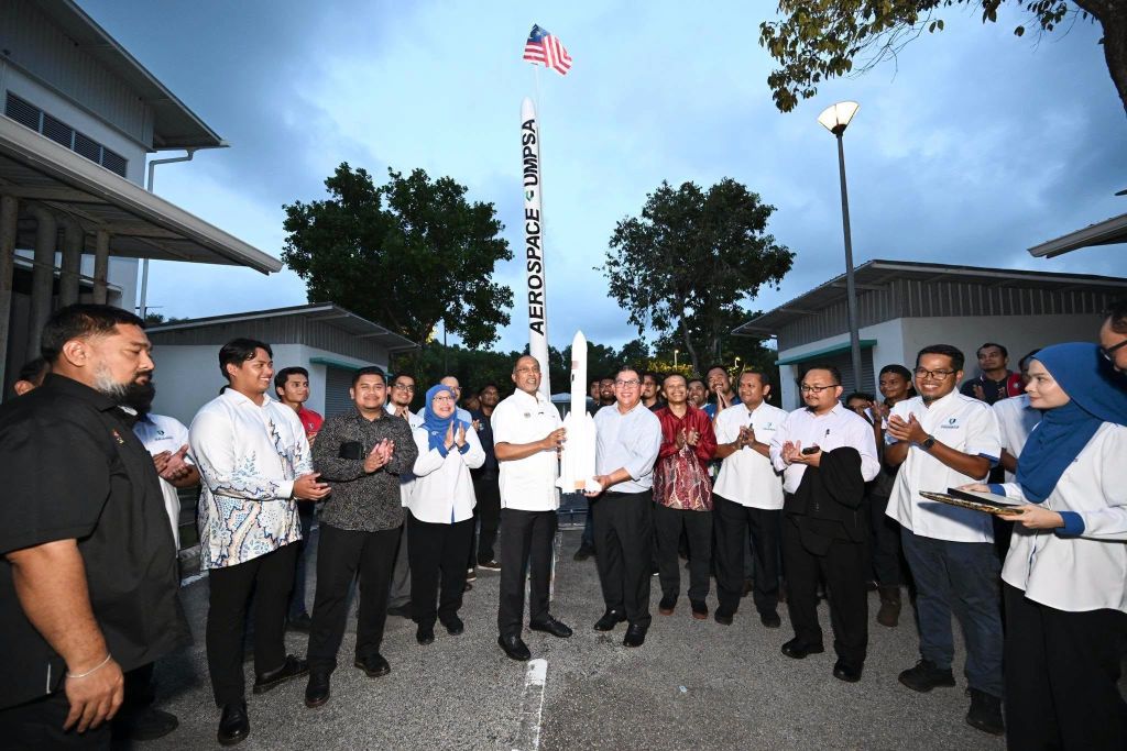 Menteri Pendidikan Tinggi rasmi Kilang Pengajaran Automotif UMPSA