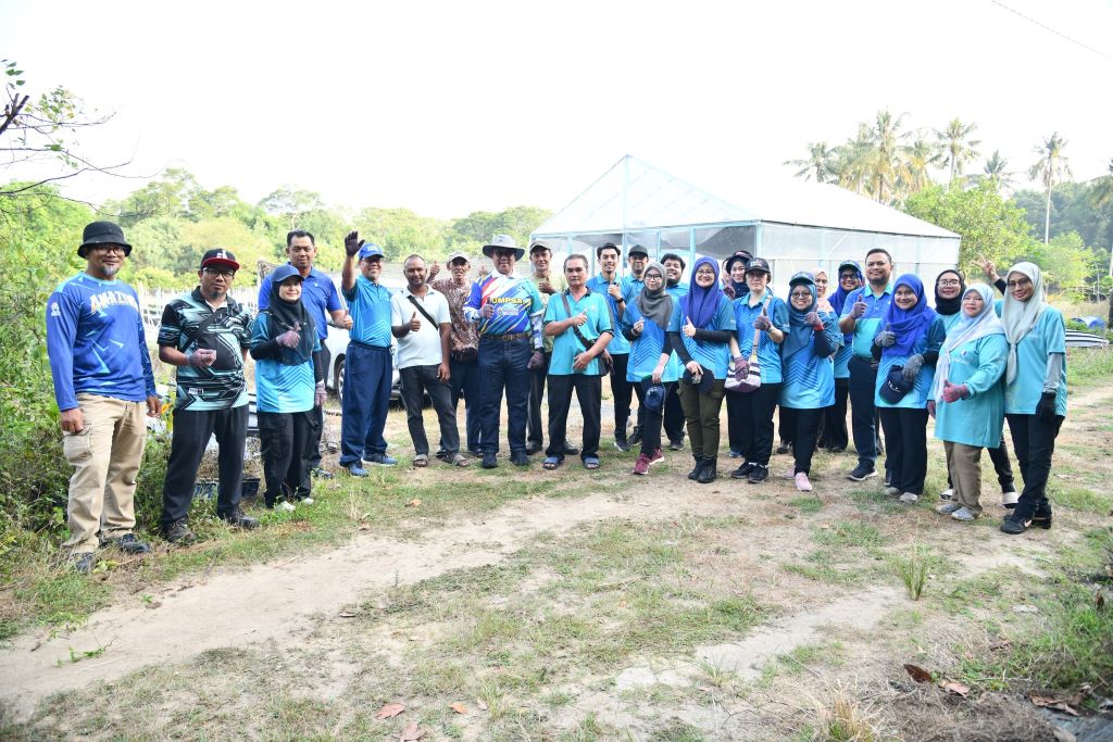 UMPSA Vice-Chancellor pays tribute to farmers of Kampung Bentan, Pekan