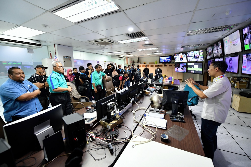 Mahasiswa UMP dan Petugas UMPTV Timba Pengalaman di Media Prima