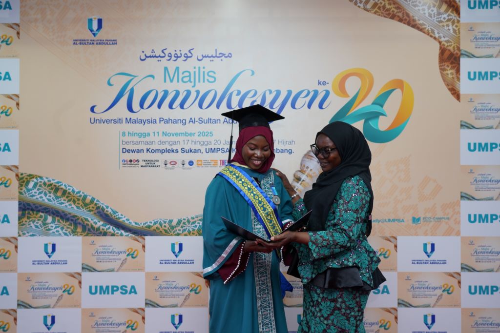 Nasiru Kamilah Oluwabusolami Adejumoke dari Nigeria raih Hadiah Kecemerlangan Akademik Graduan Antarabangsa (Kategori Prasiswazah)