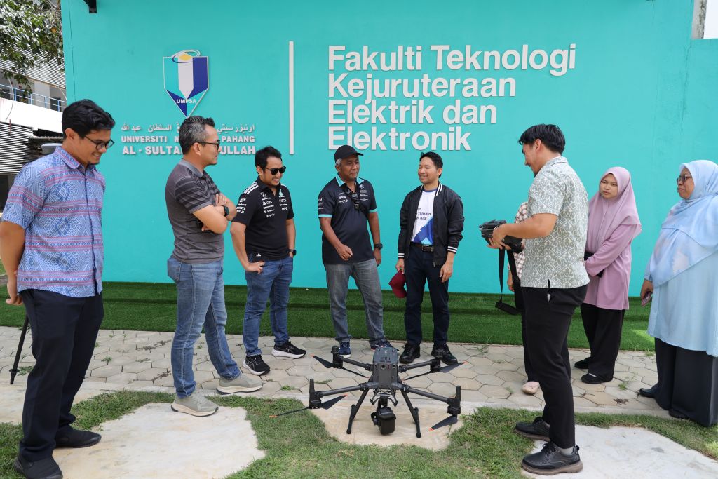 PETRONAS MTBE teroka potensi teknologi geospatial AI UMPSA untuk pemantauan integriti struktur loji minyak dan gas