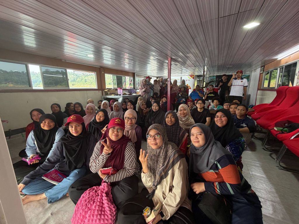 Pelajar UMPSA dan UPM santuni komuniti Orang Asli di Gerik 