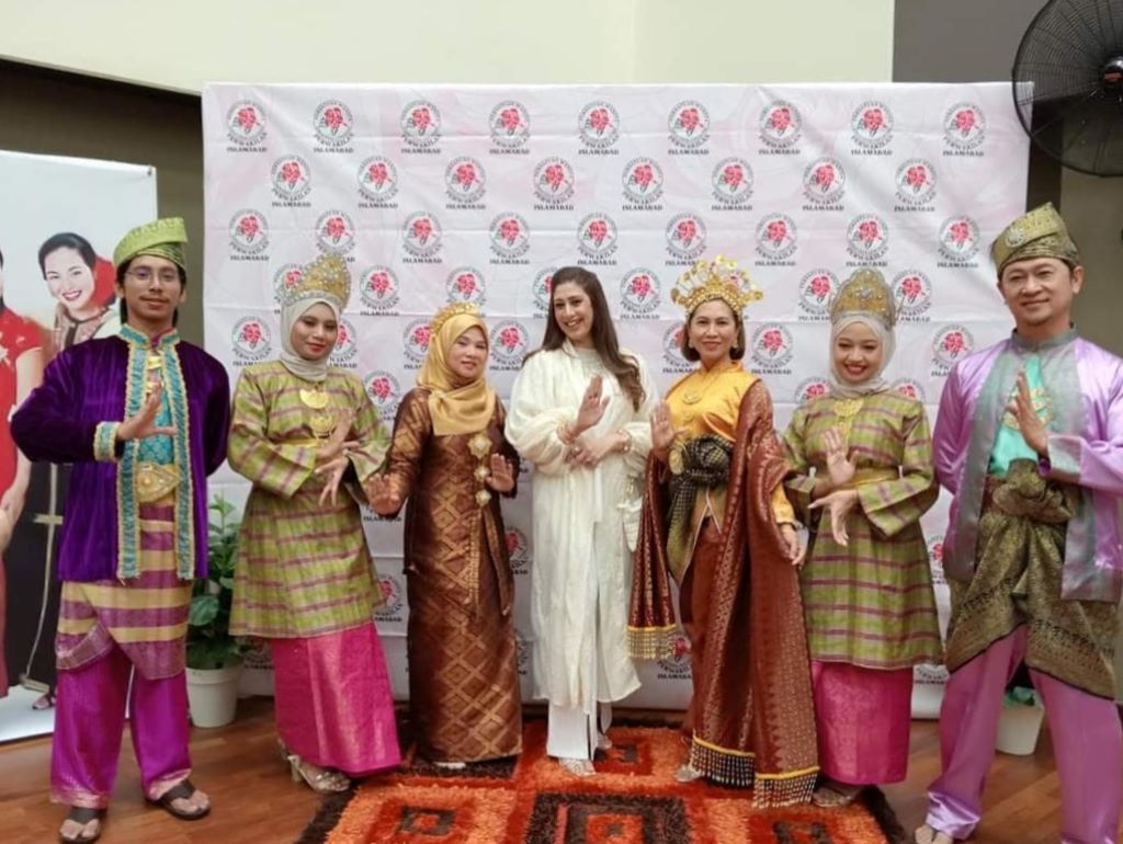 Pelajar UMPSA memartabatkan seni tari tradisional Melayu di Islamabad, Pakistan