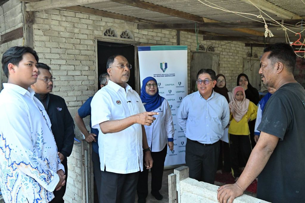 Pelajar UMPSA terima Dermasiswa B40 TVET
