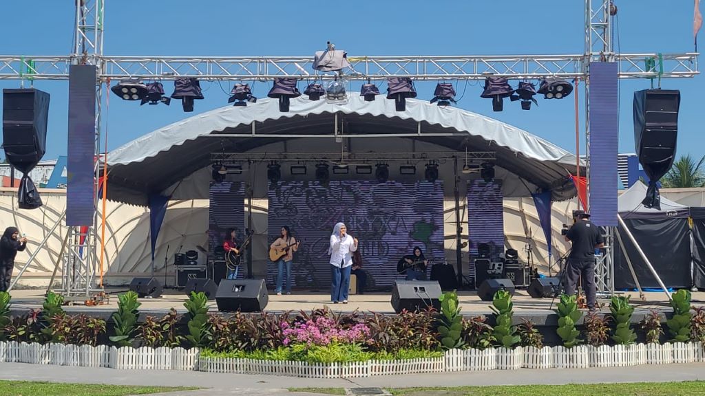 Pentas sulung Abryxa Band, 5 pelajar UMPSA gegar Busking Challenge MAKUM 2026