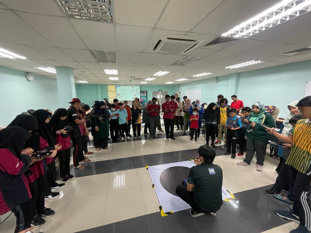 Petrosains RBTX Challenge 2023 empowers robotics enthusiasts in Pahang