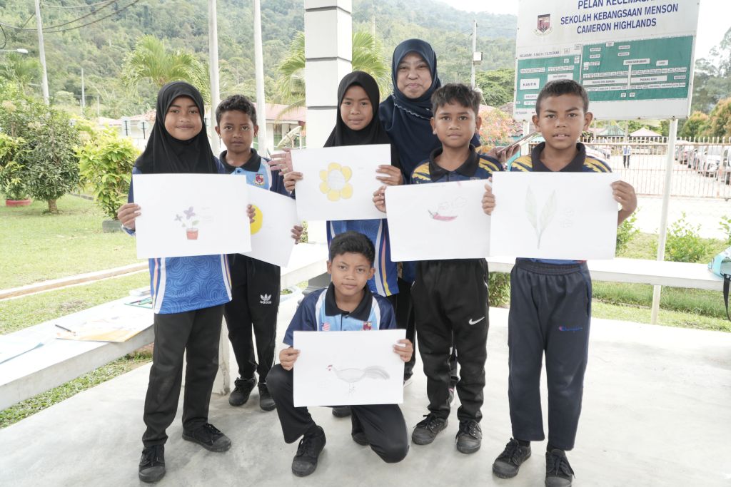 Professor Turun Padang