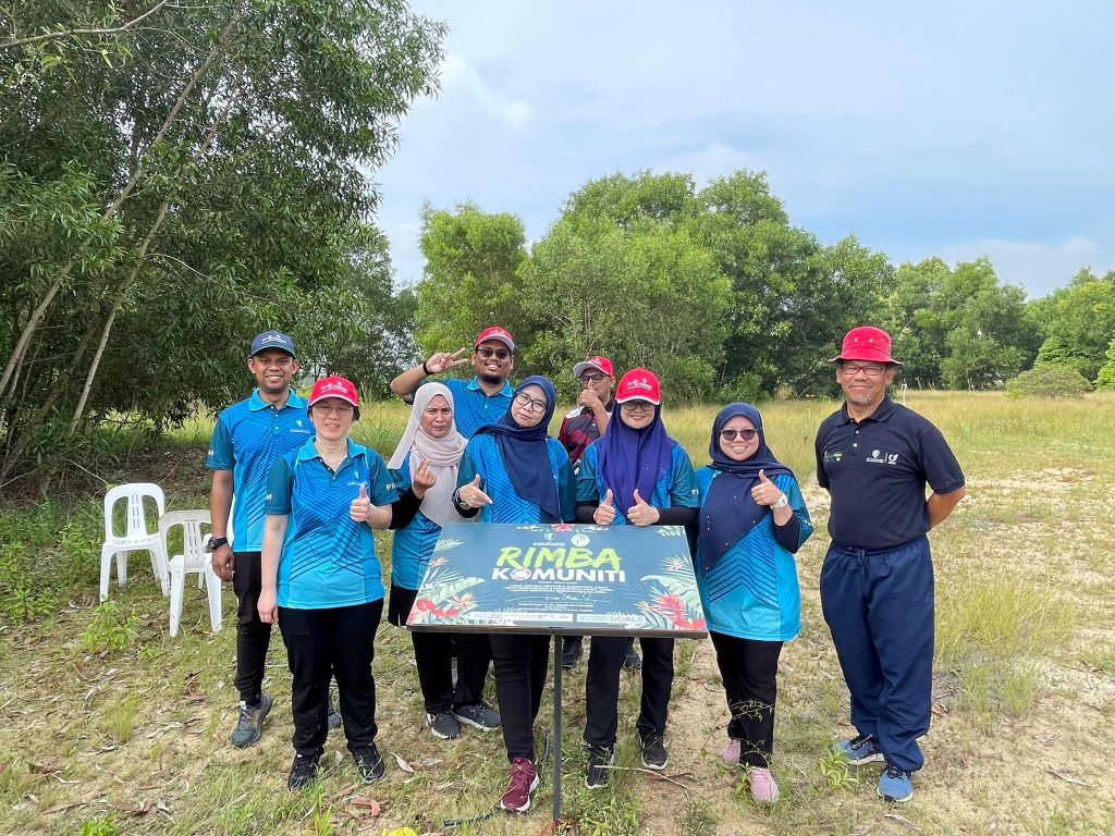 ALAM UMPSA Community Programme Phase 2 plants 300 trees in Rimba Lestari