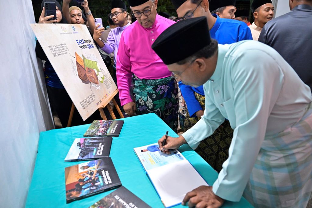 MoHE Minister celebrates UMPSA students during Ramadan Semarak Programme