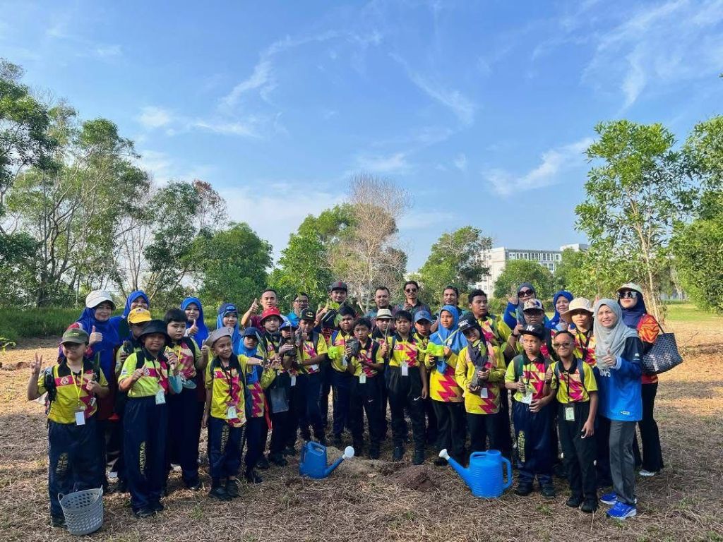 UMPSA santuni murid PPKI SK RTP Bukit Goh melalui Program Kelestarian Inklusif