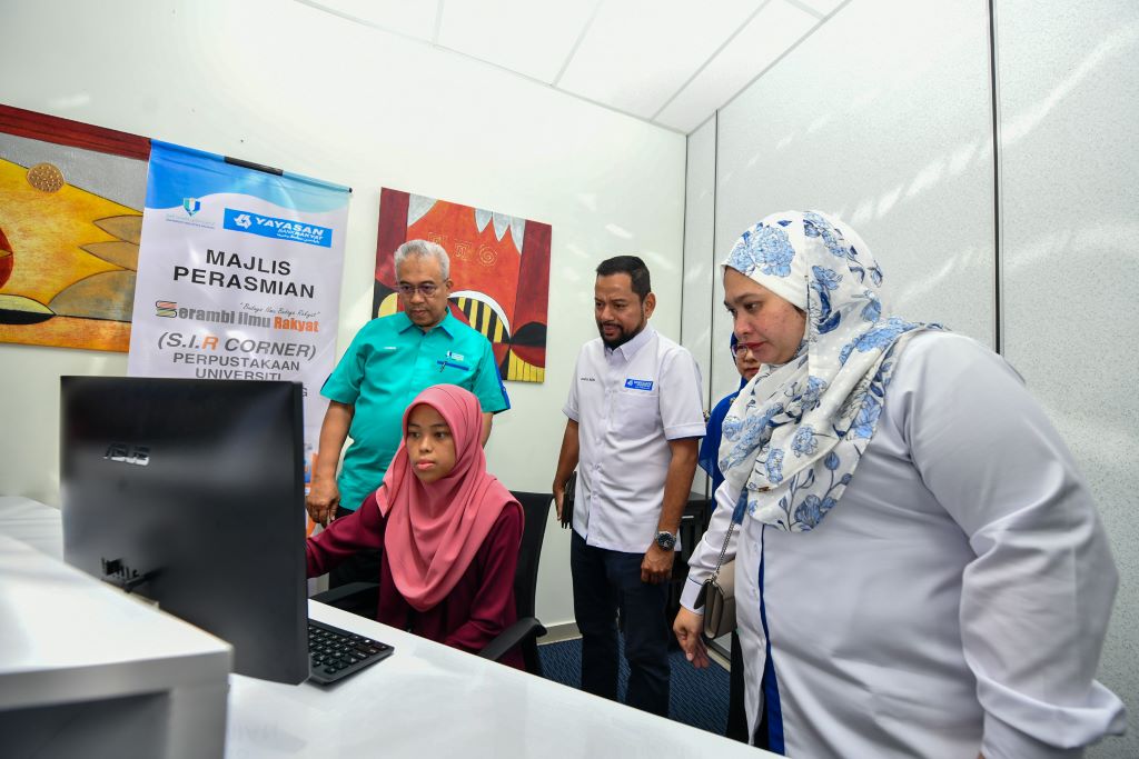 SIR Corner dan Bantuan Awal Pengajian YBR manfaat buat pelajar UMP