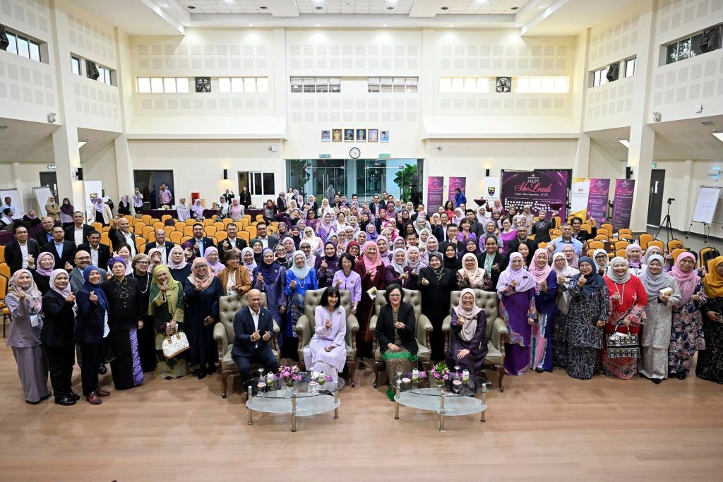 SheLeads 2026 platform perkasa bakat dan pembangunan kepimpinan wanita