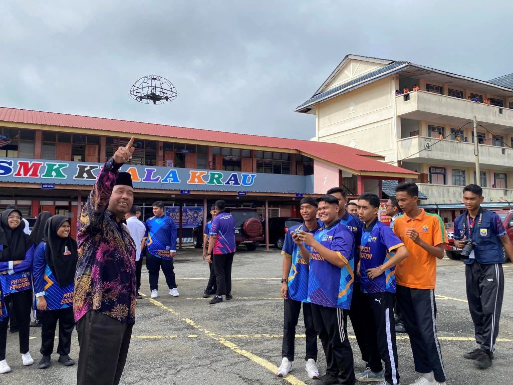 TVET@Kuala Krau Adventure: UMPSA engages students with drone flight basic