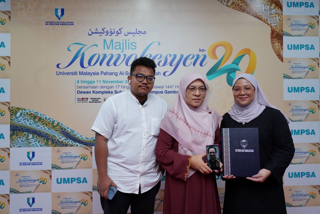 Terima Anugerah Anumerta, isteri kongsi impian arwah suami genggam Doktor Falsafah