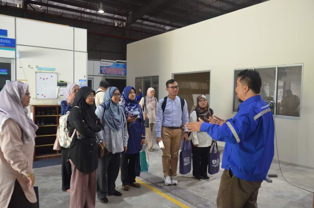 UMP receives benchmarking visit from UiTM Terengganu Bukit Besi Campus