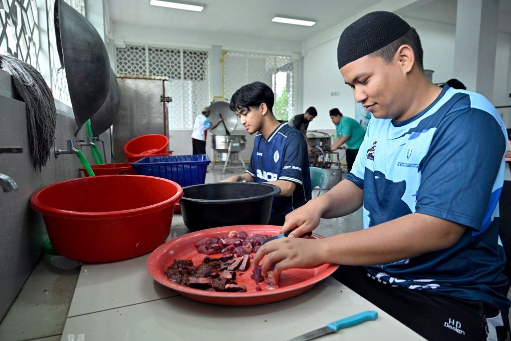 UMPSA agih kira-kira 691 kilogram daging korban santuni fakir, miskin dan komuniti
